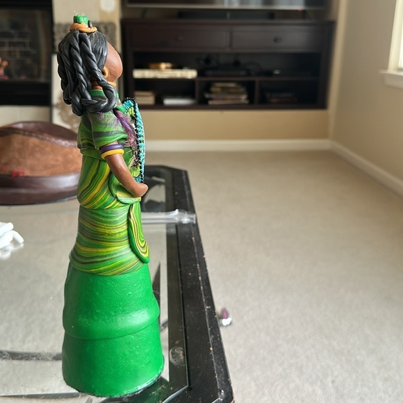 Handcrafted Native American Woman with braided hair sculpture  - G. Pima 1997 - Picture 7 of 10